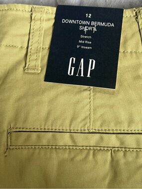 NWT Women’s GAP Khaki Bermuda Shorts